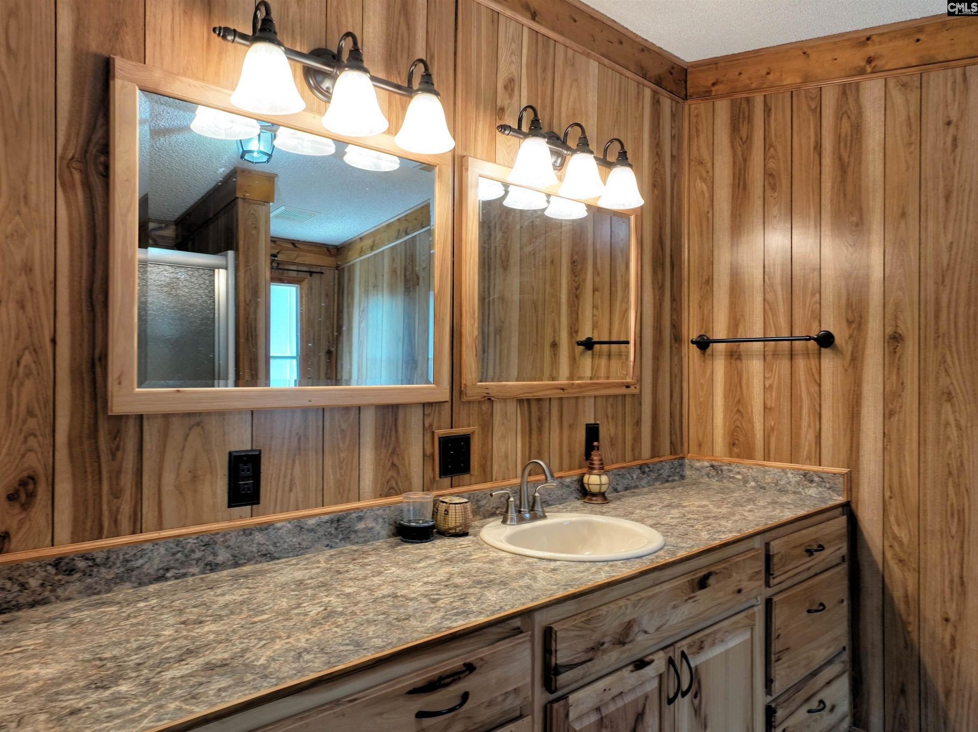5250 Two Notch Road  Photo 19