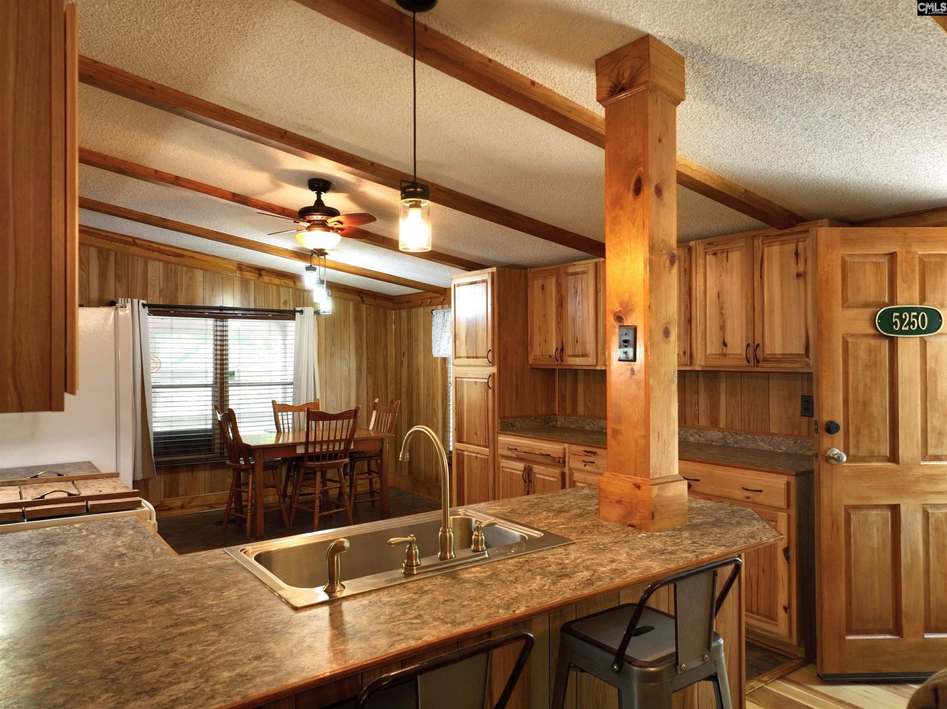 5250 Two Notch Road  Photo 9