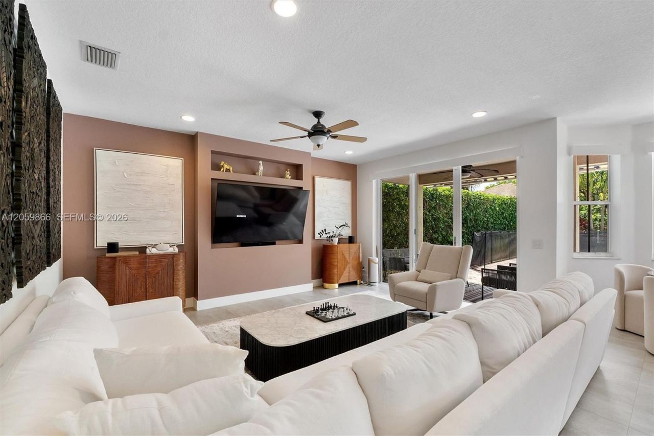 4389 Laurel Ridge Cir , Weston, FL 33331 Photo