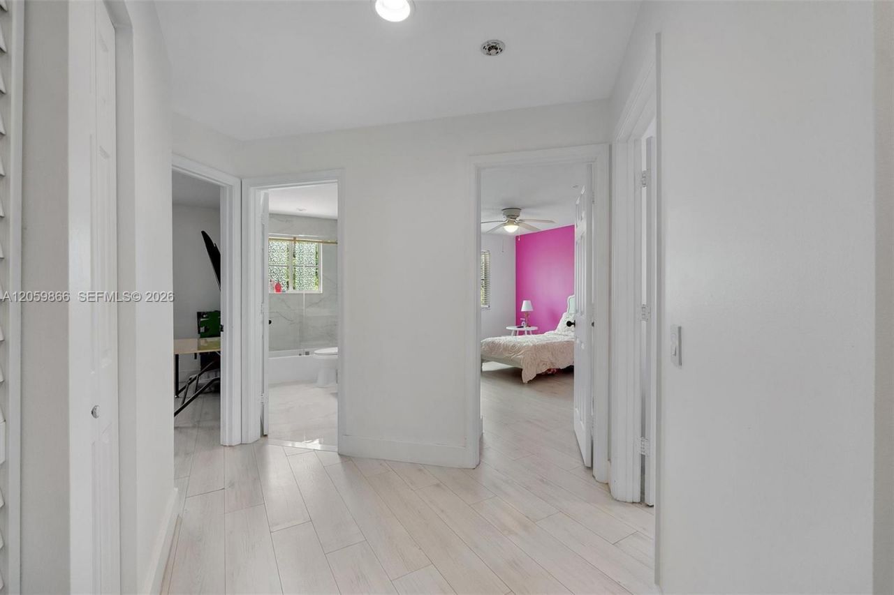 4389 Laurel Ridge Cir , Weston, FL 33331 Photo