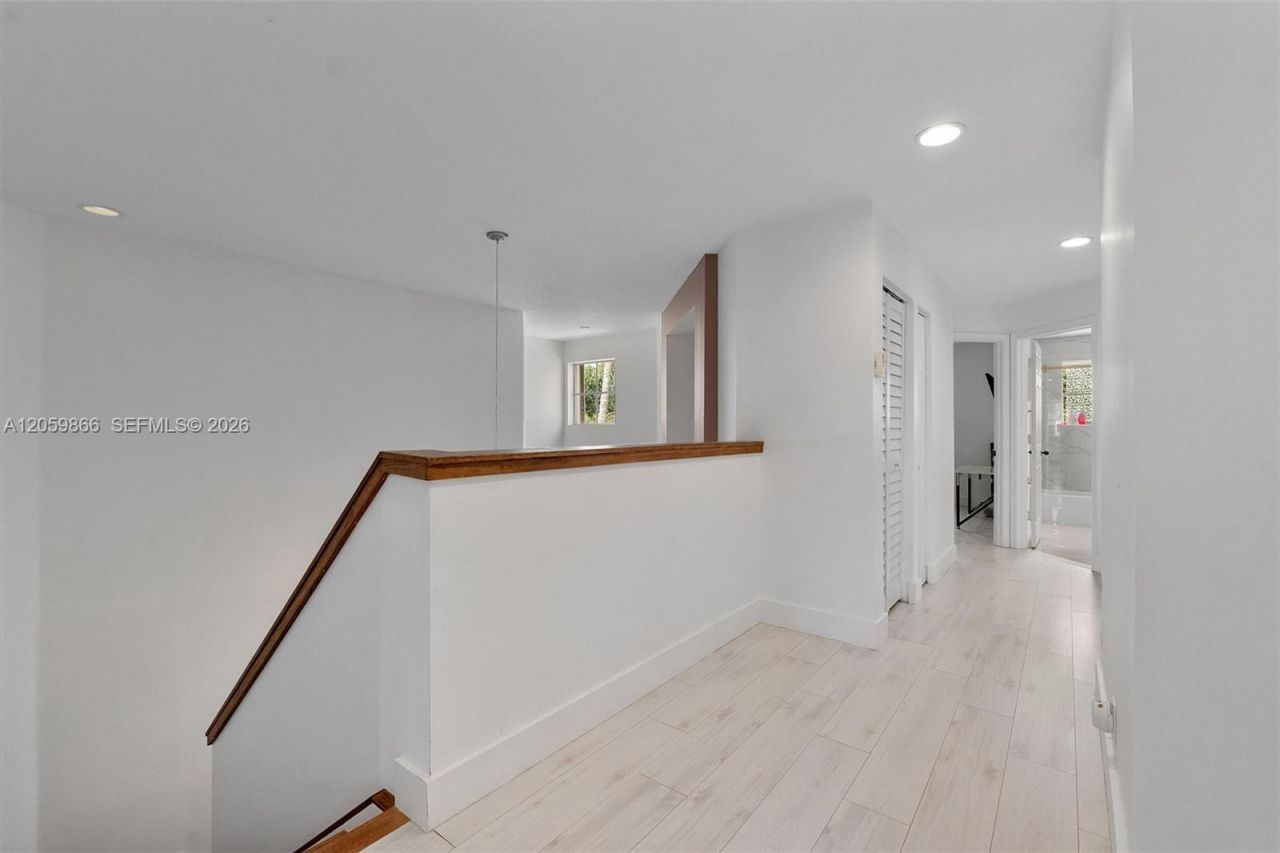 4389 Laurel Ridge Cir , Weston, FL 33331 Photo
