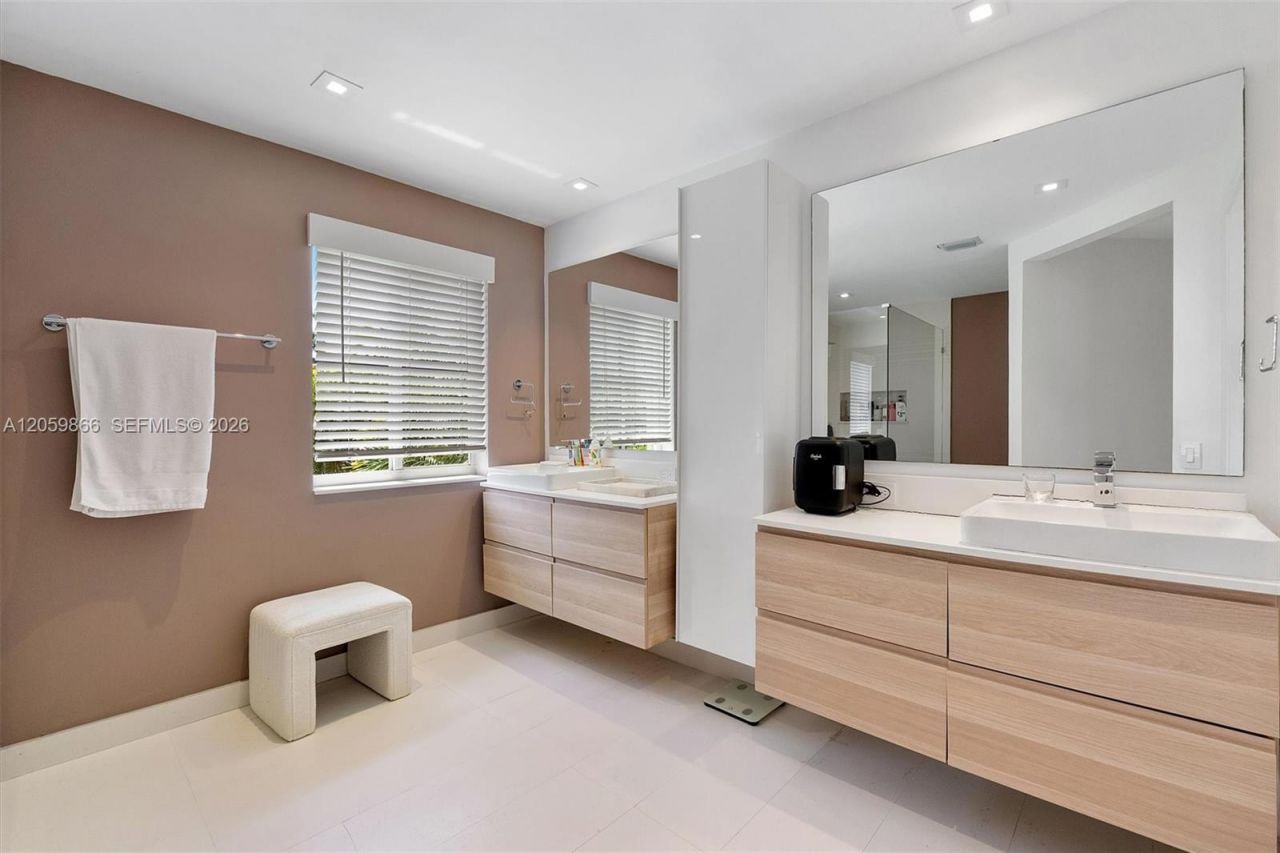 4389 Laurel Ridge Cir , Weston, FL 33331 Photo