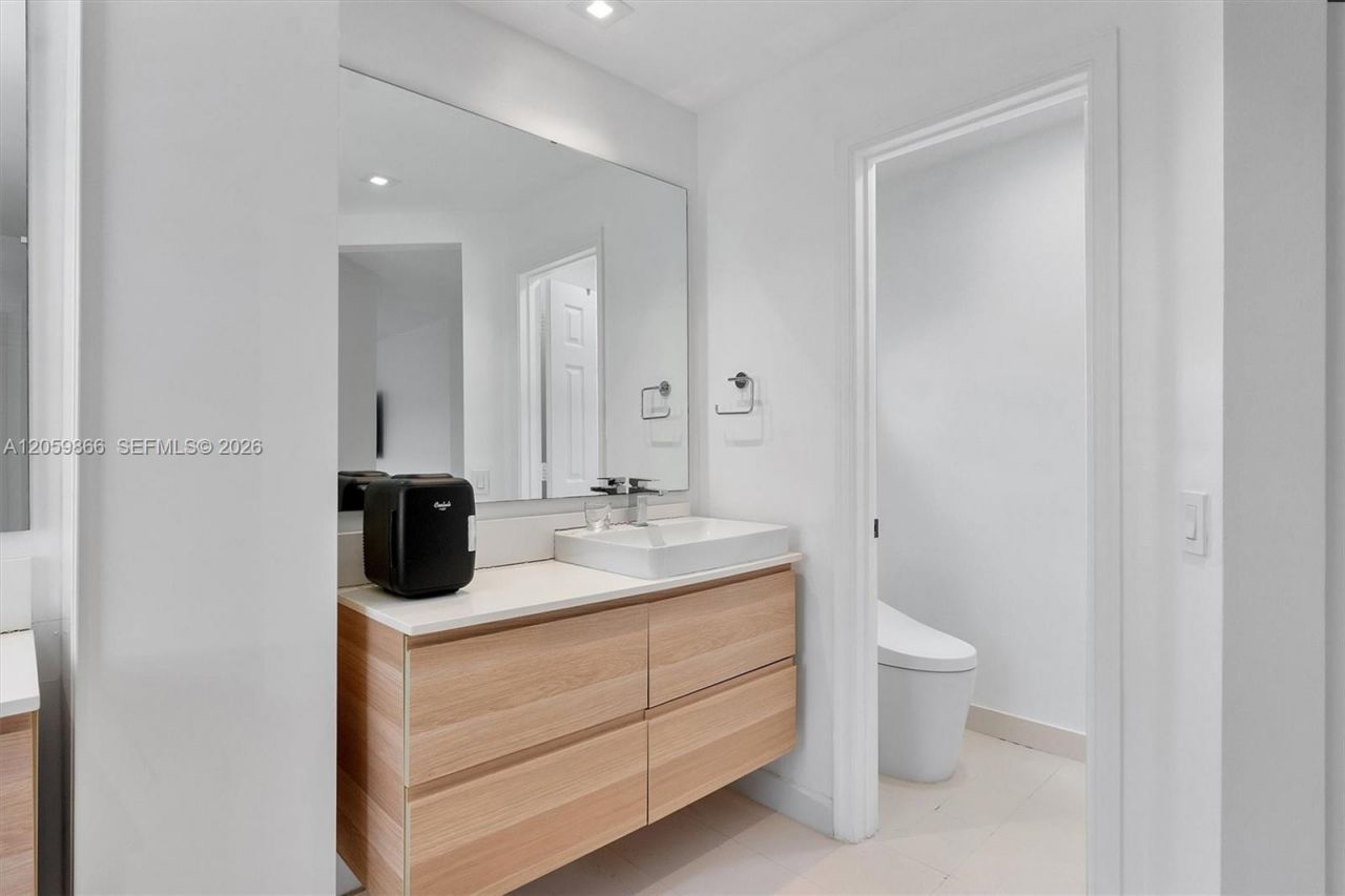 4389 Laurel Ridge Cir , Weston, FL 33331 Photo
