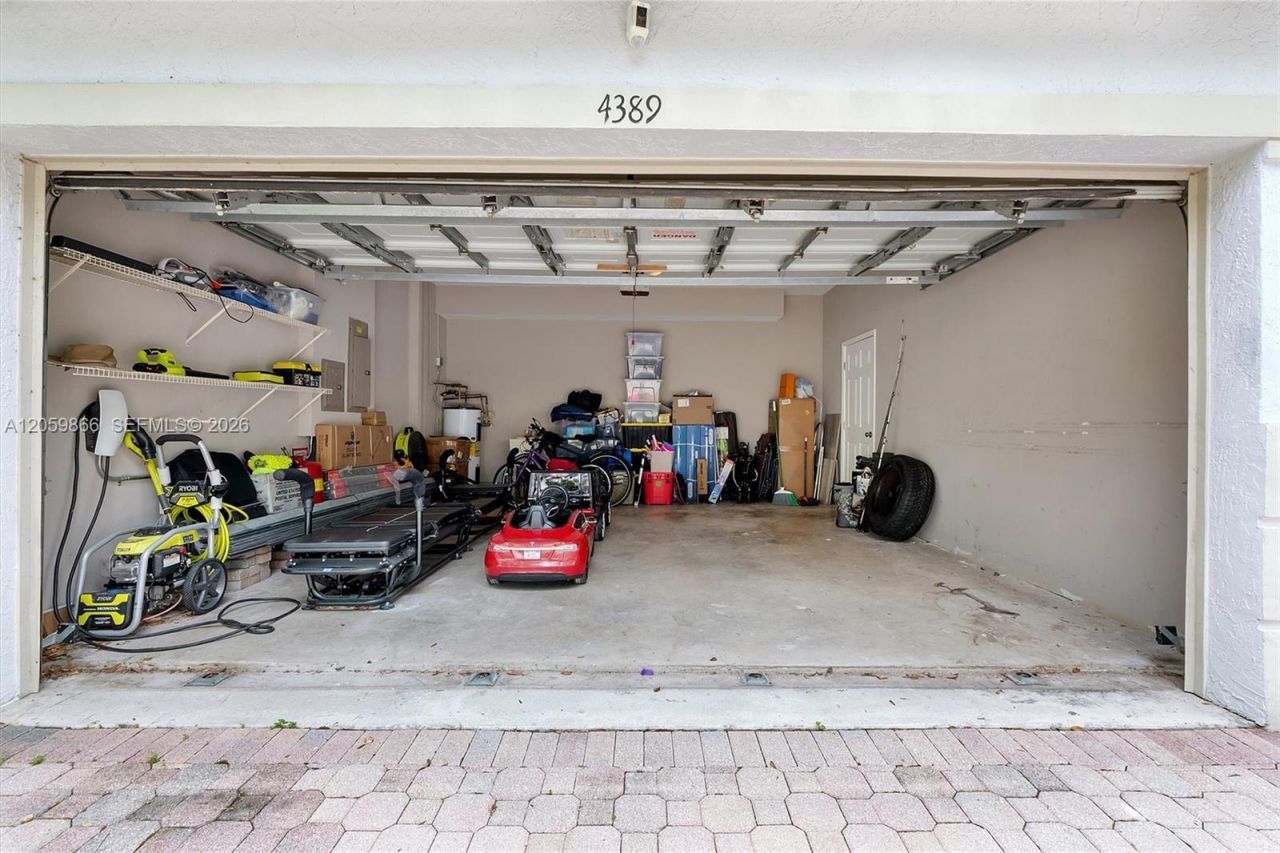 4389 Laurel Ridge Cir , Weston, FL 33331 Photo
