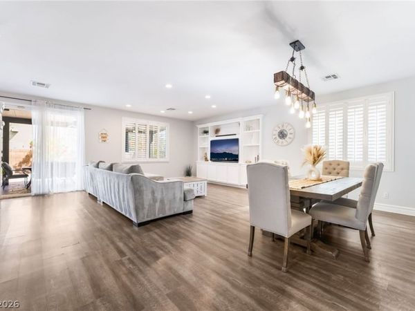9762 Valmeyer Avenue , Las Vegas, NV 89148