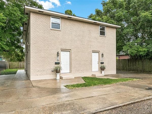 817 EGANIA Street , New Orleans, LA 70117