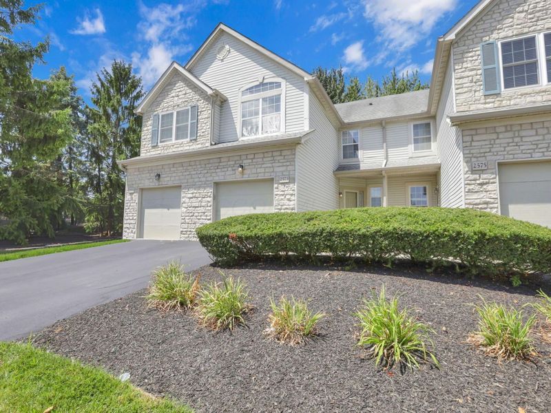2573 Rustling Oak Boulevard, Hilliard, OH 43026 Photo 2