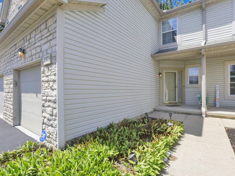 2573 Rustling Oak Boulevard, Hilliard, OH 43026 Photo 3