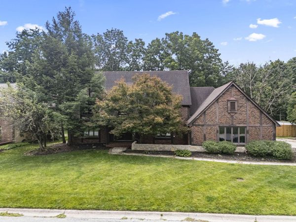 825 Bluffview Drive, Columbus, OH 43235