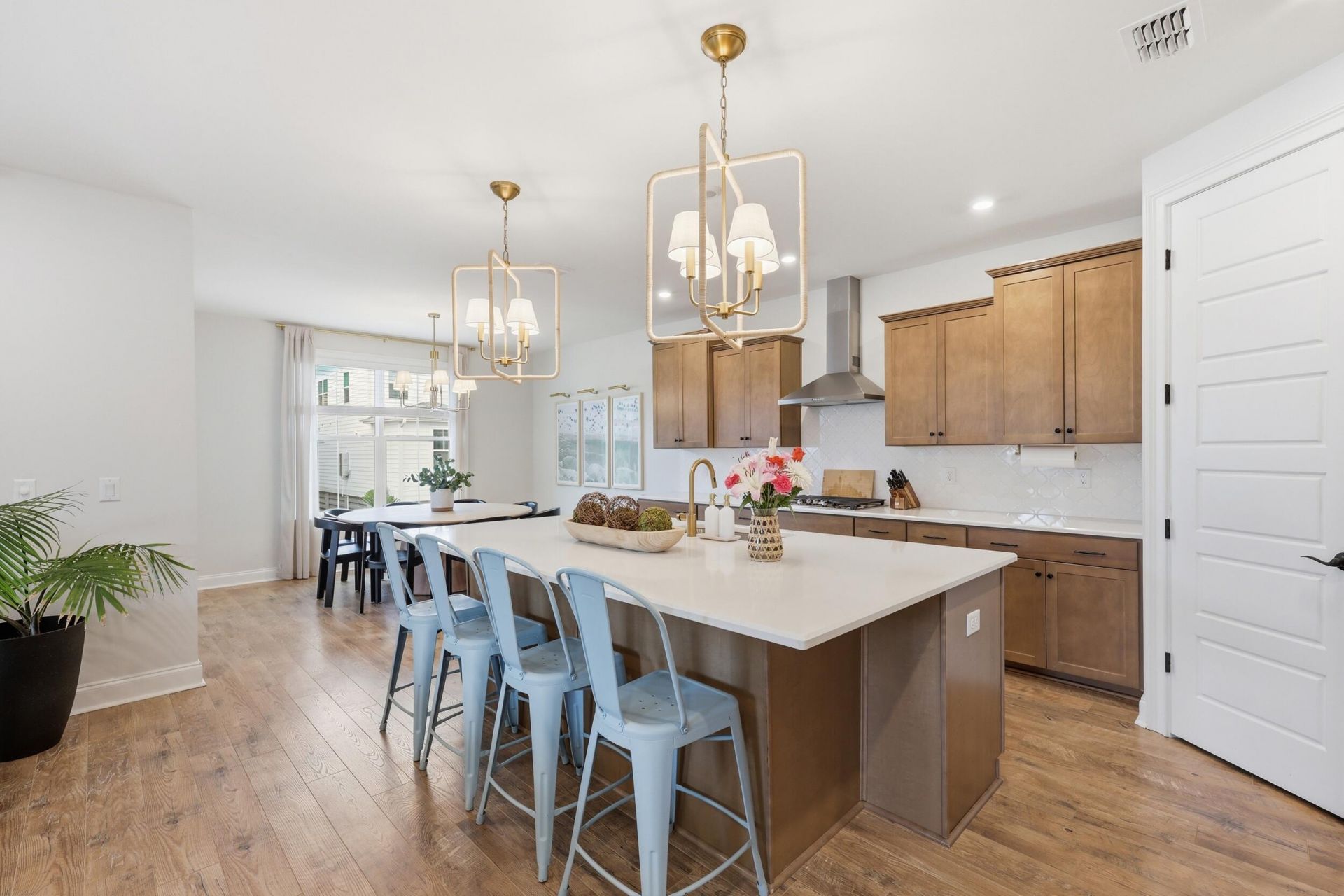 1580 Farmers Way Photo 8