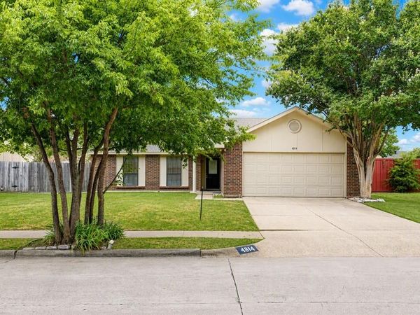 4814 Trailwood Drive , Grand Prairie, TX 75052