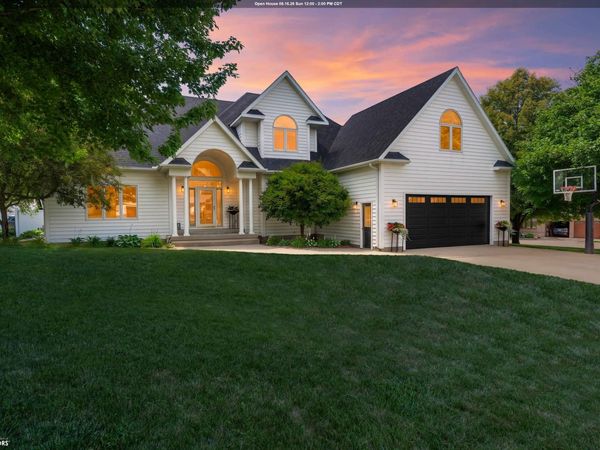 1016 Summit Drive, Webster City, IA 50595