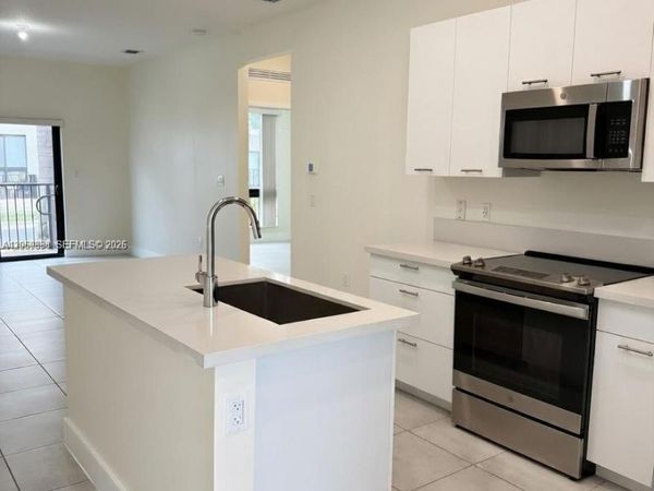 8301 NW 41st St , Unit B-107, Doral, FL 33166