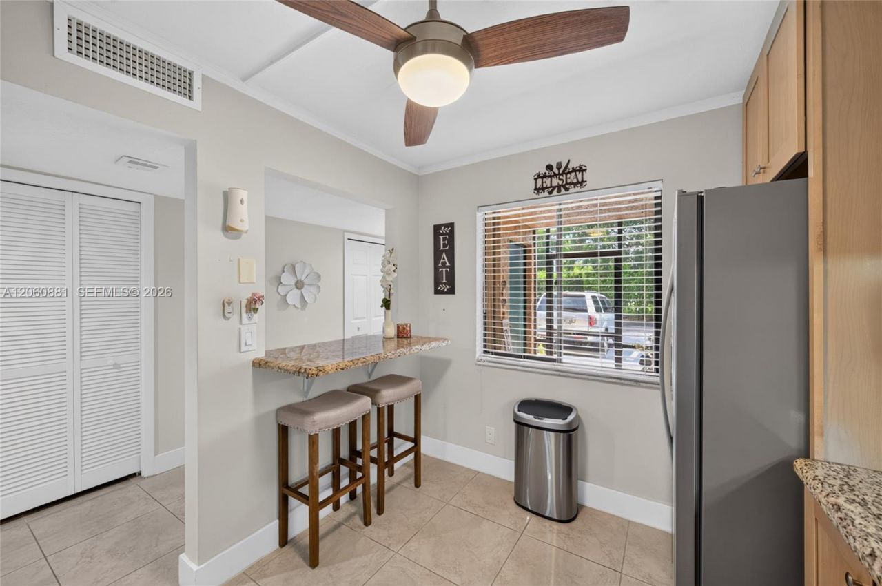 205 Lakeview Dr , Unit 103, Weston, FL 33326 Photo