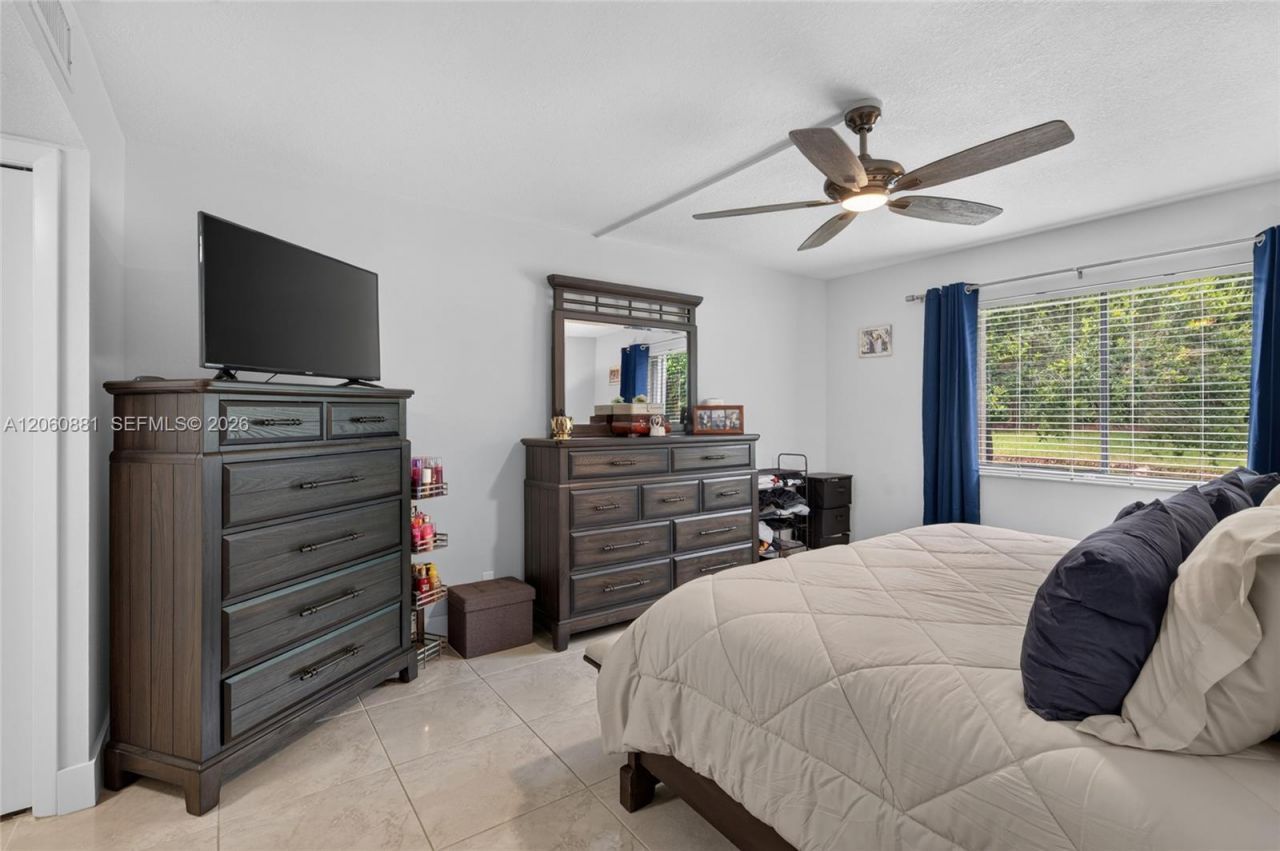 205 Lakeview Dr , Unit 103, Weston, FL 33326 Photo