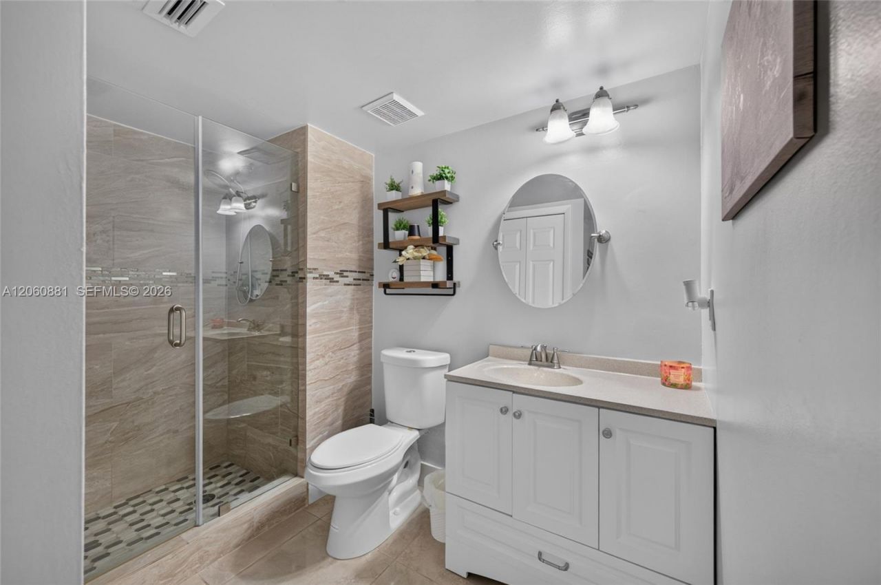 205 Lakeview Dr , Unit 103, Weston, FL 33326 Photo