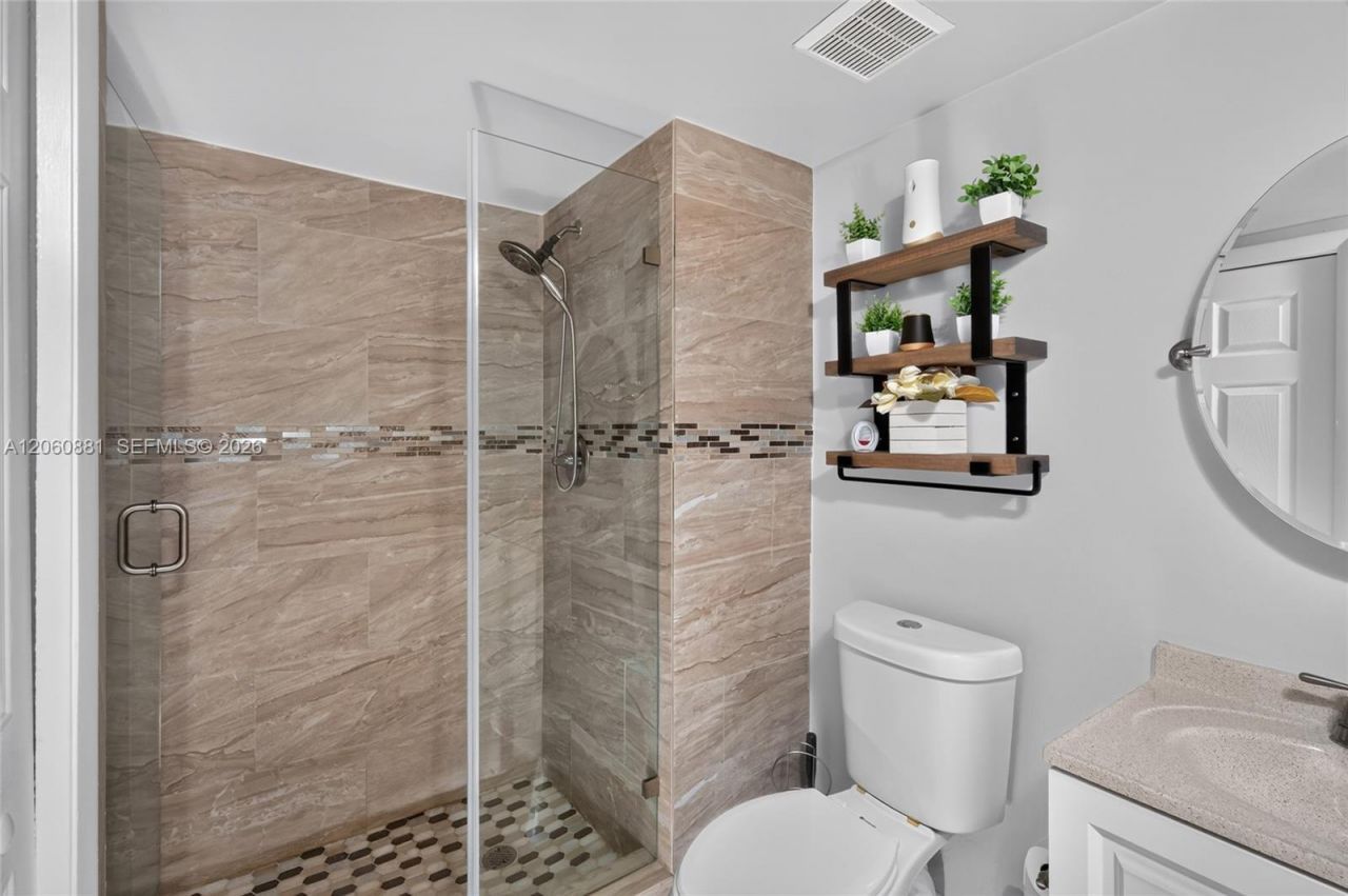 205 Lakeview Dr , Unit 103, Weston, FL 33326 Photo