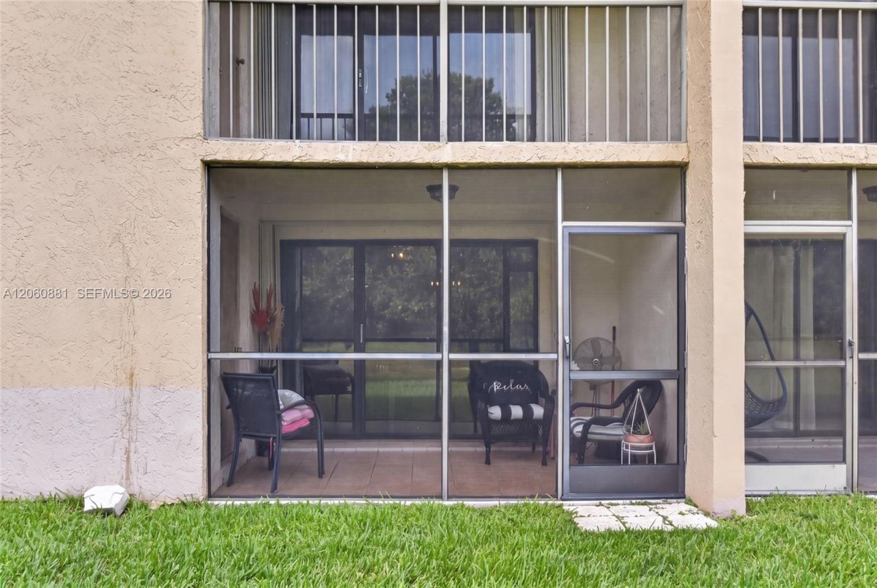 205 Lakeview Dr , Unit 103, Weston, FL 33326 Photo