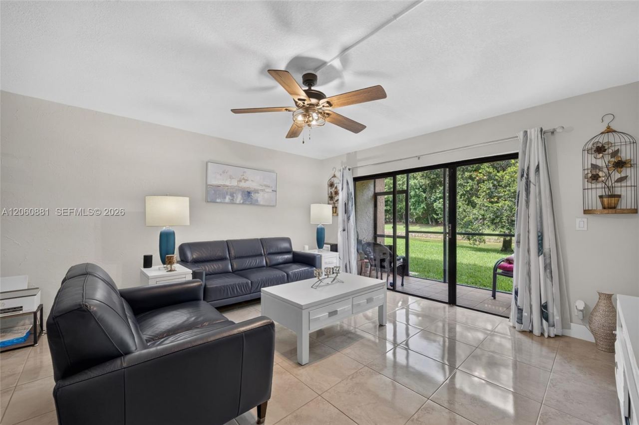 205 Lakeview Dr , Unit 103, Weston, FL 33326 Photo
