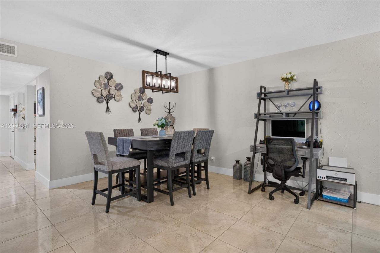 205 Lakeview Dr , Unit 103, Weston, FL 33326 Photo