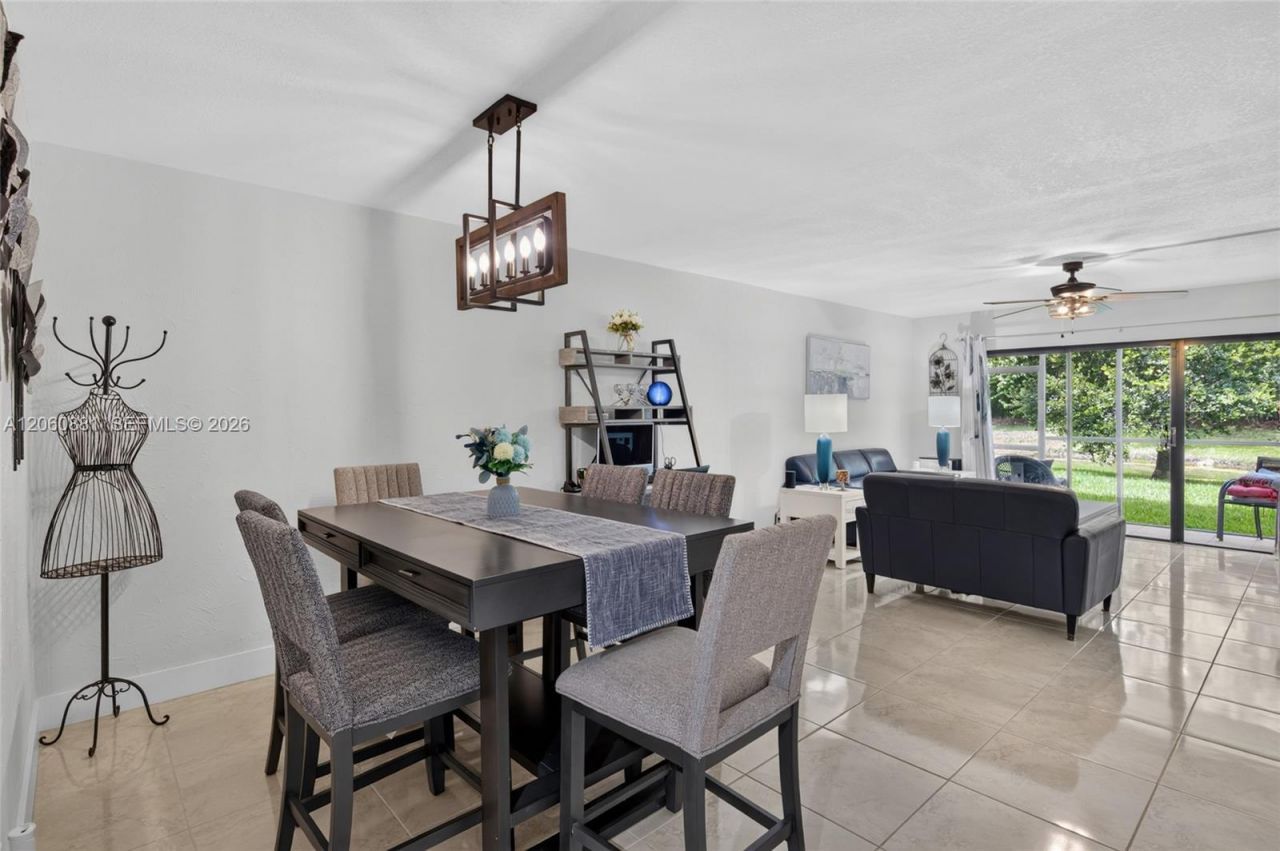 205 Lakeview Dr , Unit 103, Weston, FL 33326 Photo