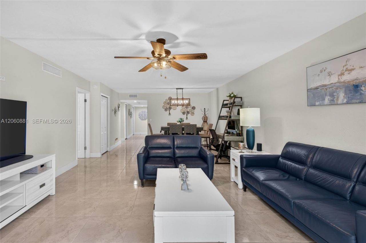 205 Lakeview Dr , Unit 103, Weston, FL 33326 Photo