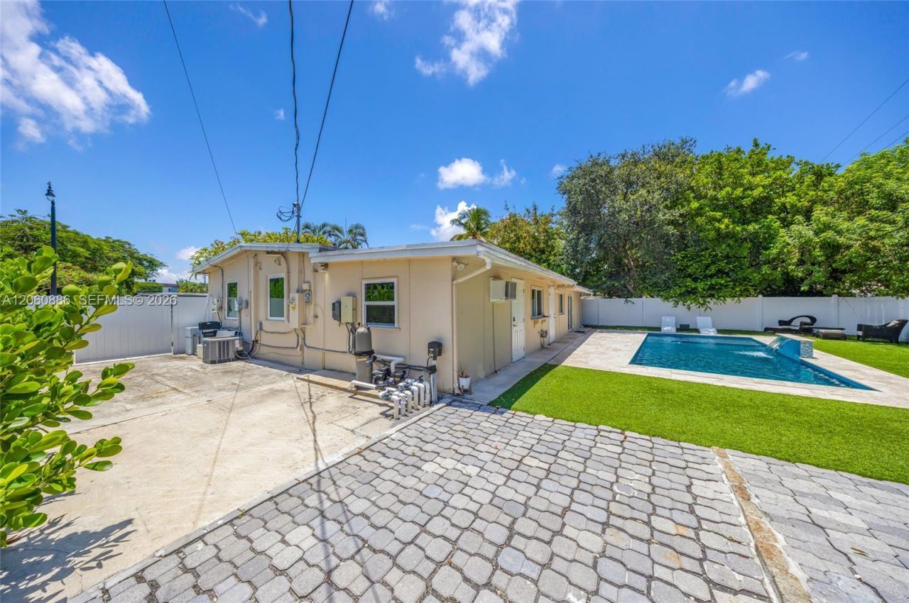 1837 NE 48th Ct , Pompano Beach, FL 33064 Photo