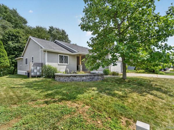 360 Winding River Drive, Williamston, Mi 48895