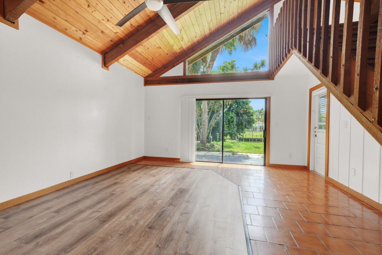 100 Sparrow Drive, Unit 13, Royal Palm Beach, FL 33411 Photo