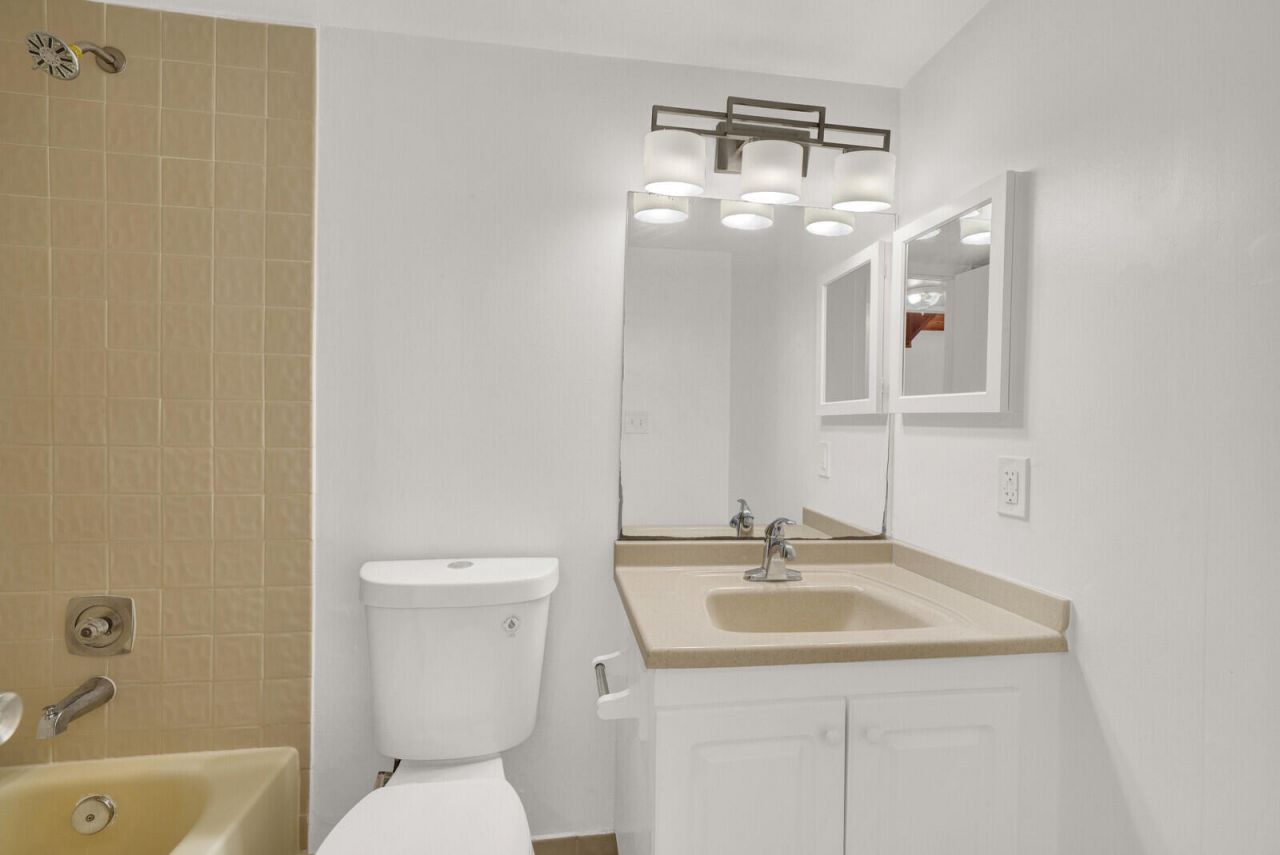 100 Sparrow Drive, Unit 13, Royal Palm Beach, FL 33411 Photo