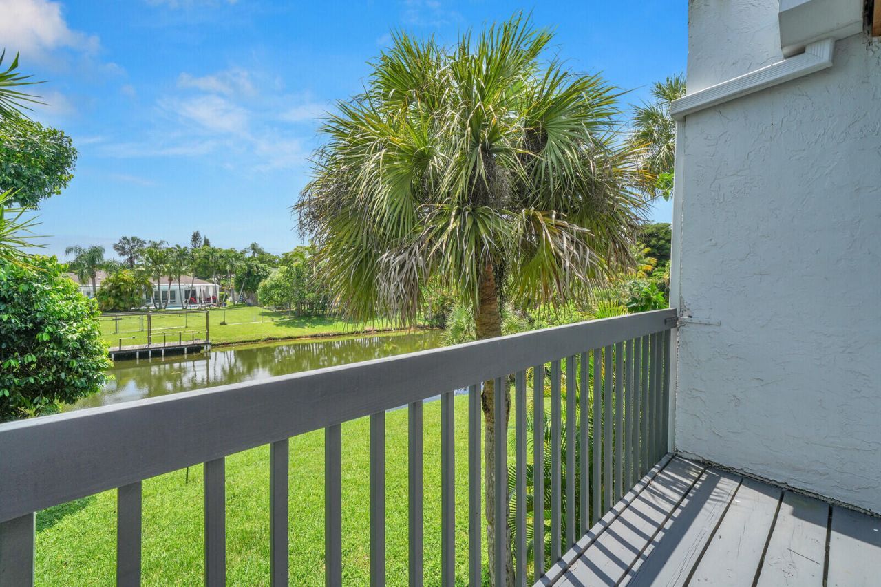 100 Sparrow Drive, Unit 13, Royal Palm Beach, FL 33411 Photo