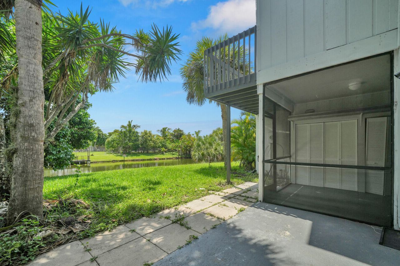 100 Sparrow Drive, Unit 13, Royal Palm Beach, FL 33411 Photo