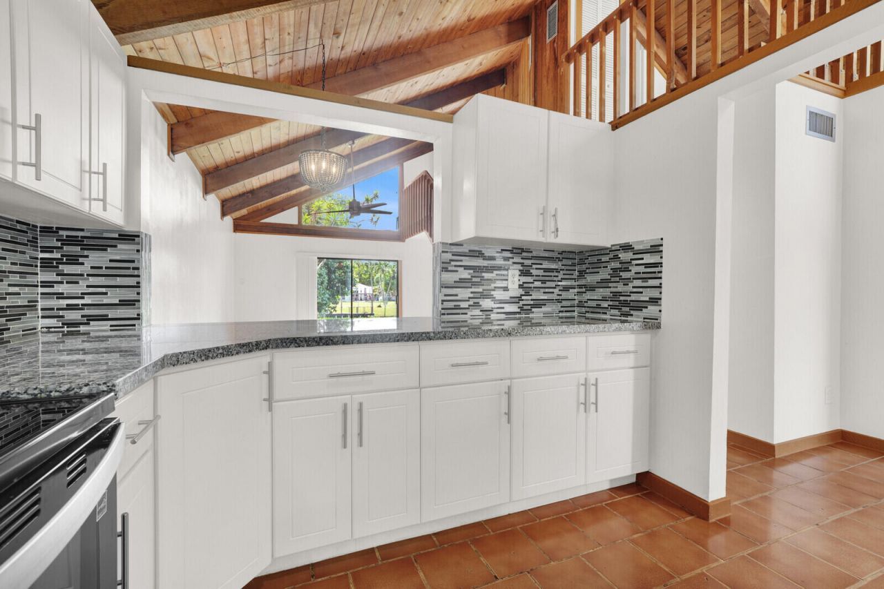 100 Sparrow Drive, Unit 13, Royal Palm Beach, FL 33411 Photo