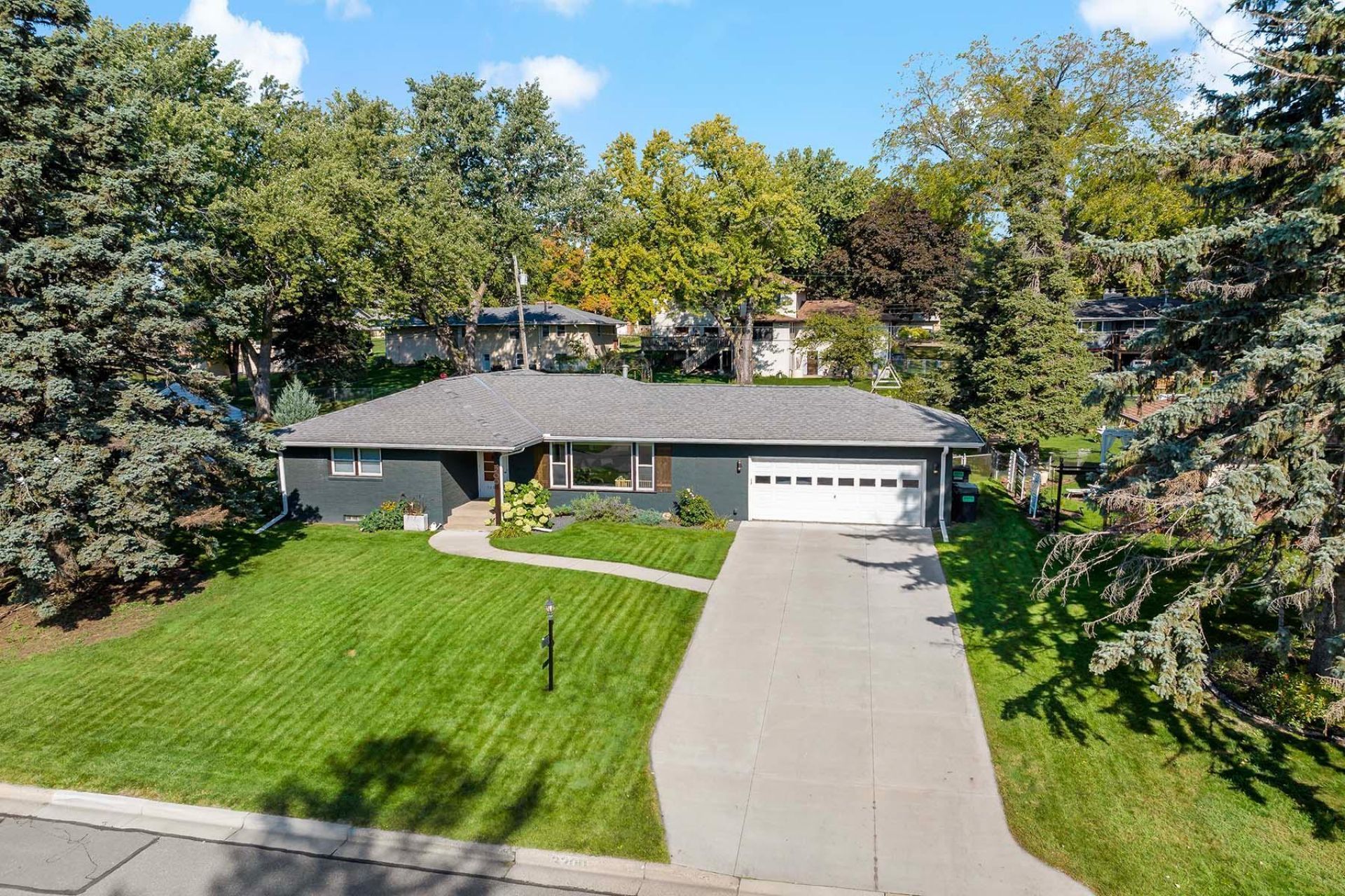 3200 Armour Terrace , Saint Anthony, MN 55418