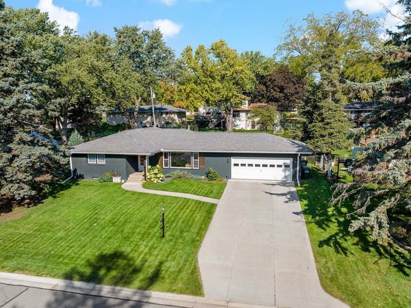 3200 Armour Terrace, Saint Anthony, MN 55418