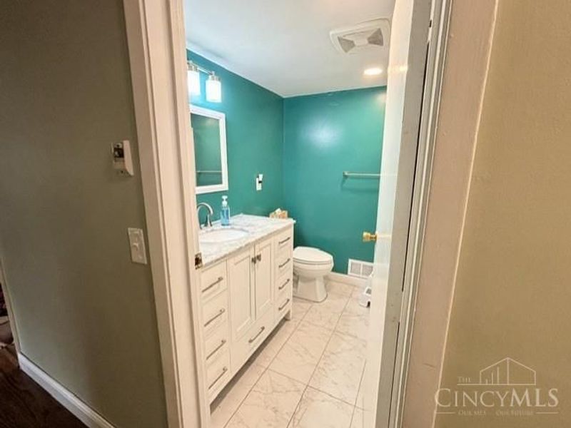 6121 Connie Lane, Green Township, OH 45233 Photo 15