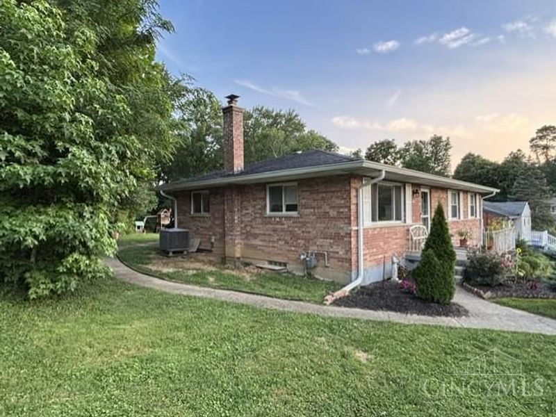6121 Connie Lane, Green Township, OH 45233 Photo 3