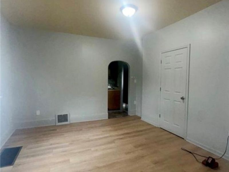 556 W Myrtle Avenue, Youngstown, OH 44511 Photo 3