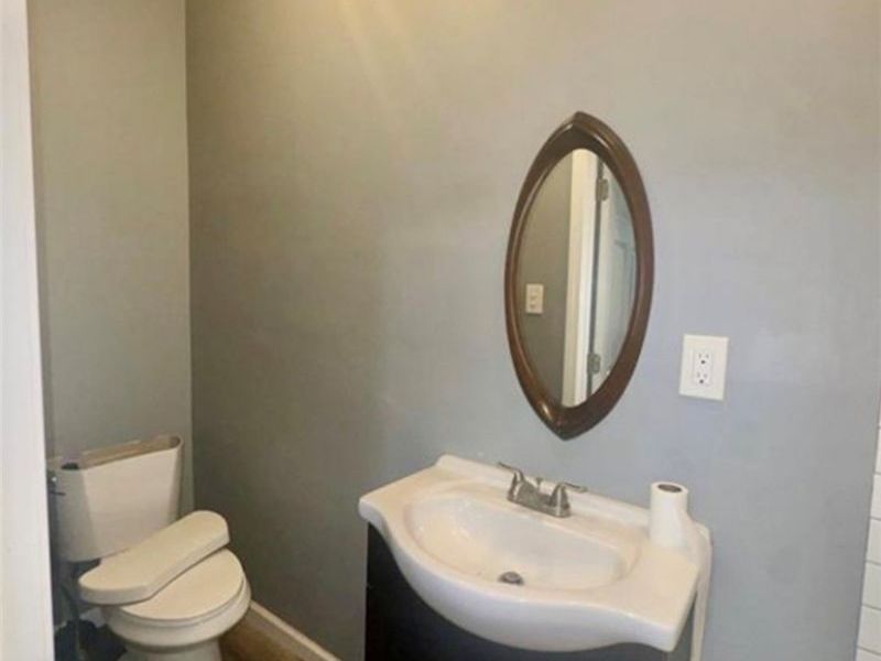 556 W Myrtle Avenue, Youngstown, OH 44511 Photo 4