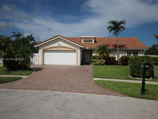 6486 Woodbury Rd , Boca Raton, FL 33433