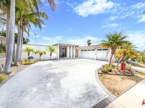 6704 Bedford Avenue, Los Angeles, CA 90056