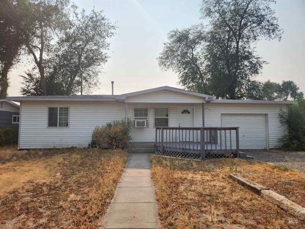 313 Baker Drive, Mountain Home, ID 83647