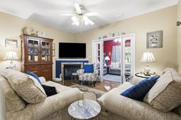 400 Willow Green Dr.  photo 4