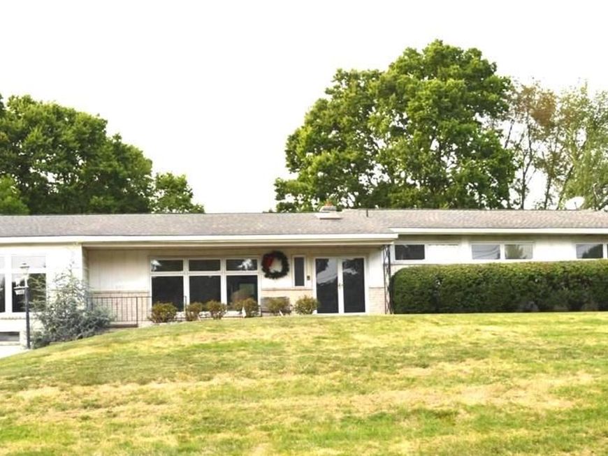 1406 Regency Circle, Harrisburg, PA 17110 Main Photo