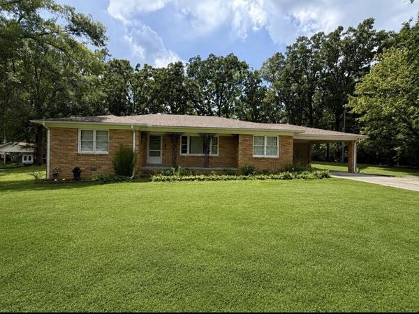 314 OAKGROVE RD, Selmer, TN 38375