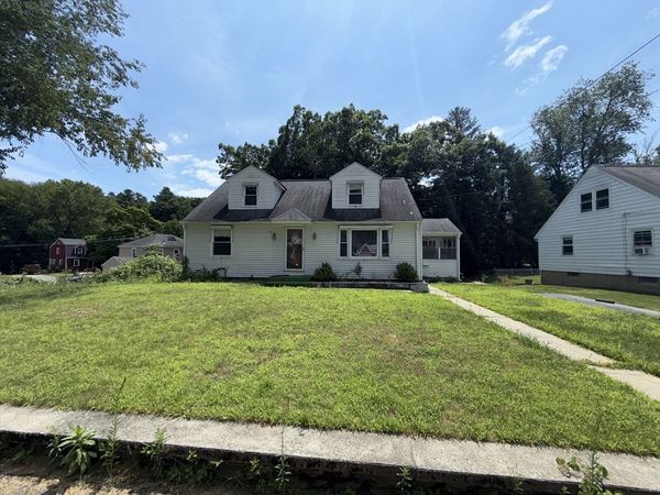 30 Brook Rd, Southbridge, MA 01550