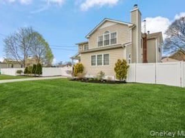 1570 A Street , West Babylon, NY 11704