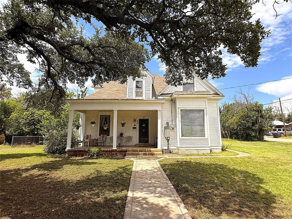 802 S Willow Street, Brady, TX 76825 Main Photo