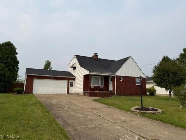 414 Parkview Drive, Girard, OH 44420