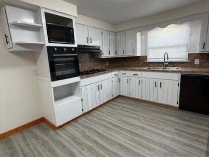 414 Parkview Drive, Girard, OH 44420 Photo 7
